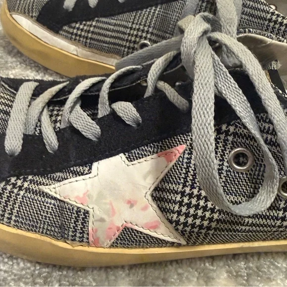 Gingham Plaid Golden Goose with Pink Floral Star - Picture 5 of 6